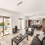 Helena Coral Villa Peyia
