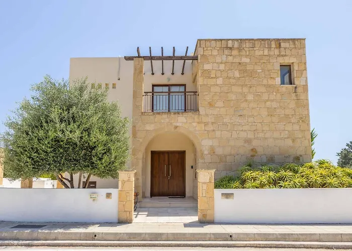 Helena Coral * Pegeia