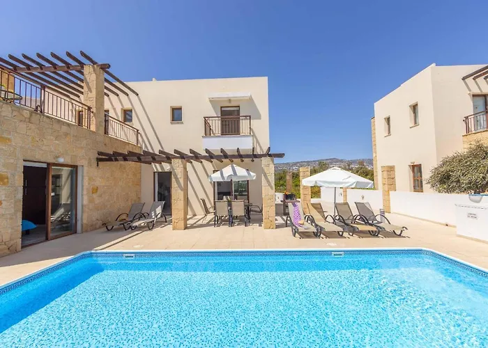 Helena Coral Vila Pegeia