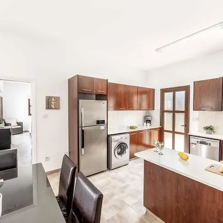 Helena Coral Villa *