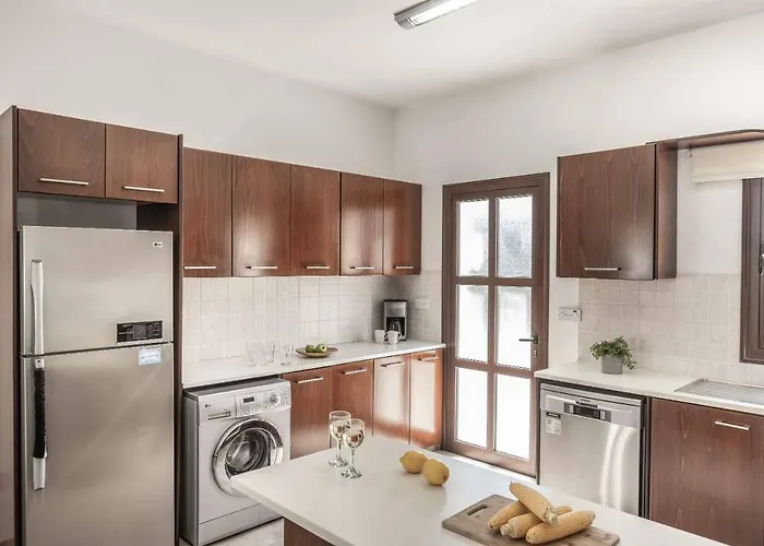 Helena Coral * Pegeia