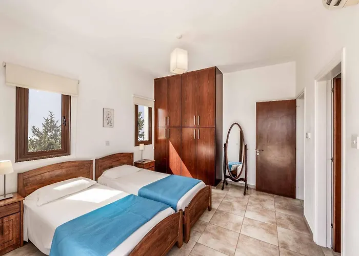 فيلة Helena Coral بييا